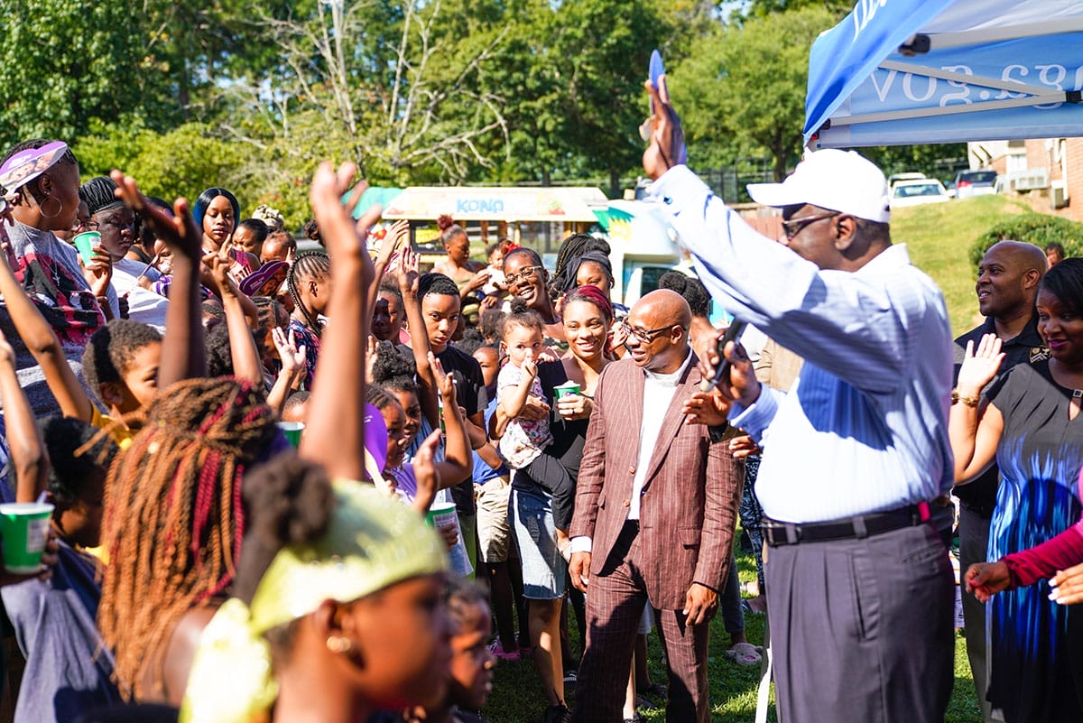 Hundreds of elementary school students showed up and so did their teachers. Here is Mayor Edwards introducing the teachers who came to meet with the students.